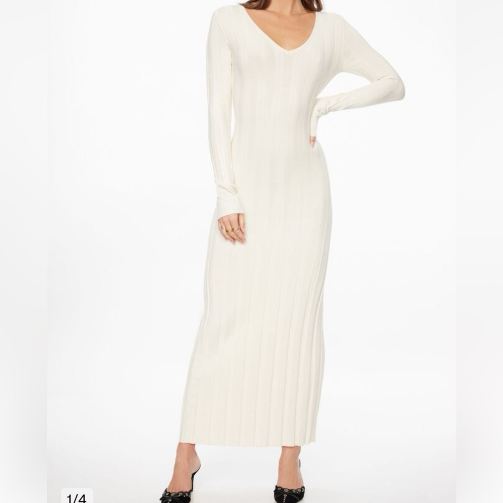 DYNAMITE V-neck ribbed maxi dress